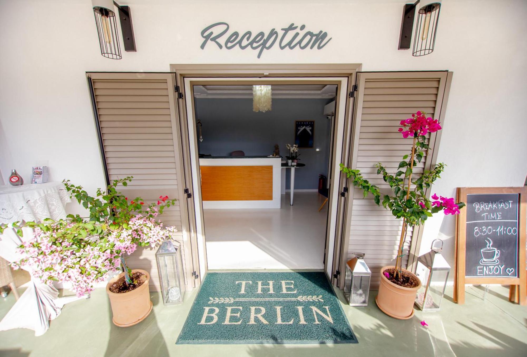 T H E Berlin Studios And Suites Vrasná Eksteriør billede
