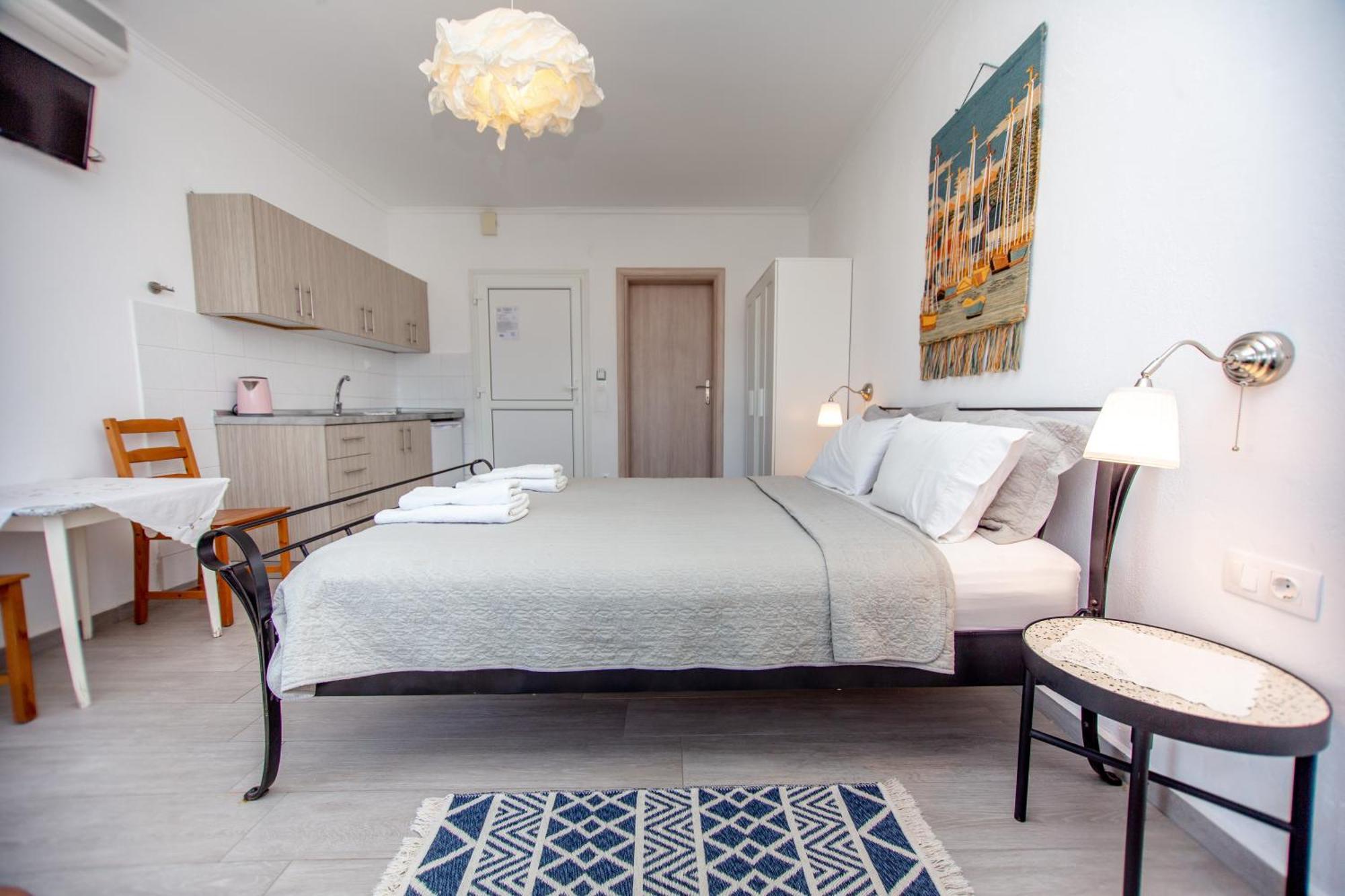 T H E Berlin Studios And Suites Vrasná Eksteriør billede